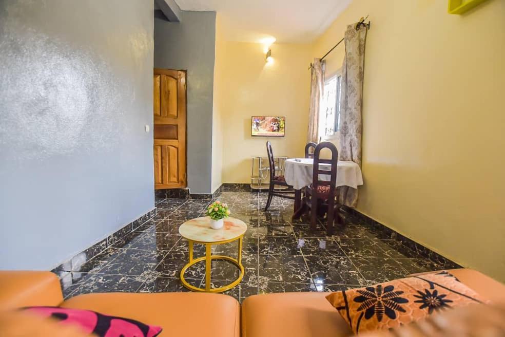 Appartements Neuf De Haut Standing Dm & Ng A Bafoussam Zewnętrze zdjęcie